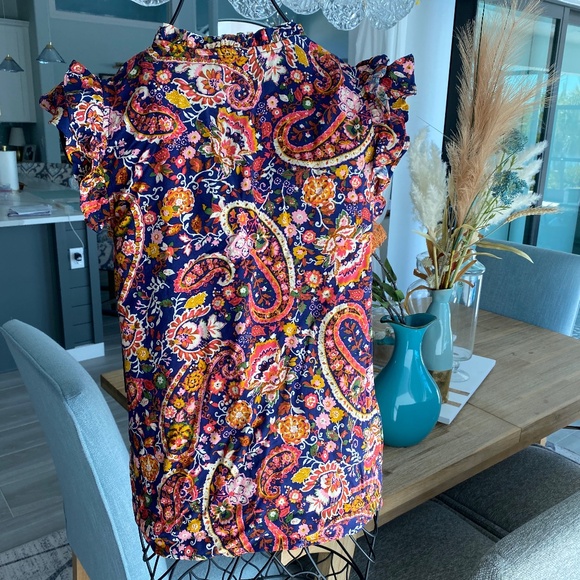 NWT Vince Camuto Ruffle Sleeve Top Sz S - Picture 2 of 12